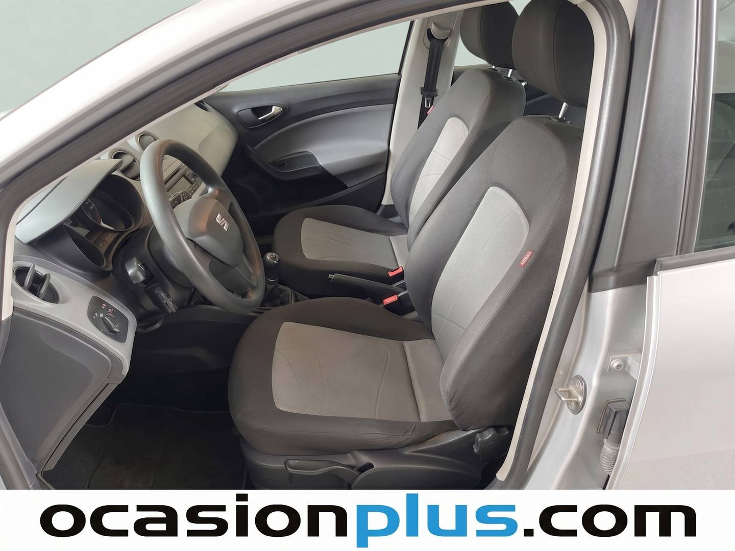 Foto asientos delanteros Seat Ibiza Seat Ibiza 1.6 TDI CR Reference (90 CV)