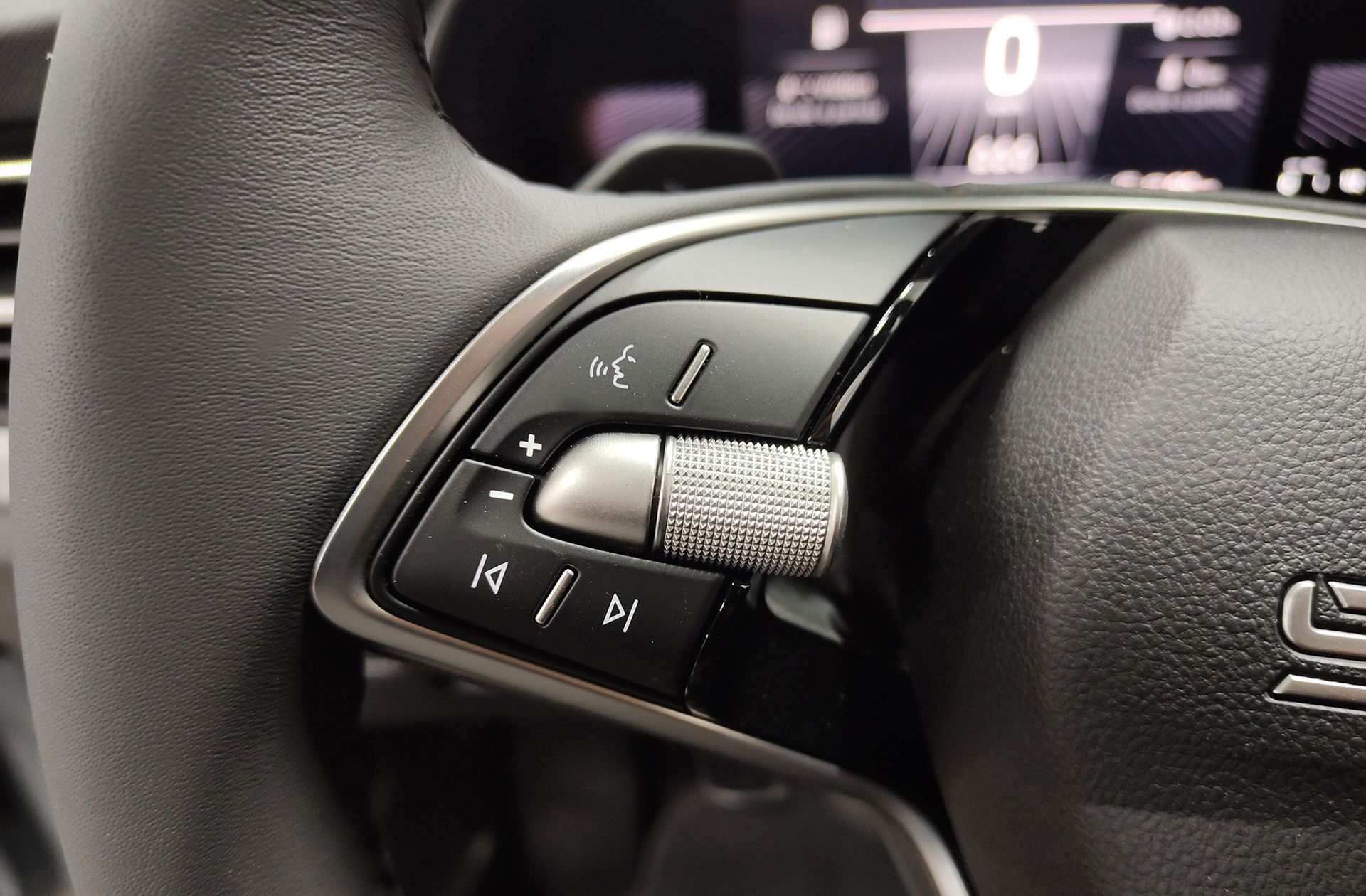Škoda Kamiq 1.0 TSI Selection DSG - foto 27