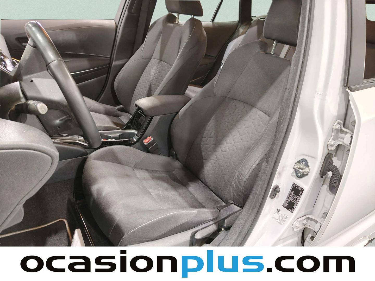 Foto asientos delanteros Toyota Corolla Toyota Corolla 140H Active Plus Touring Sport (140 CV)