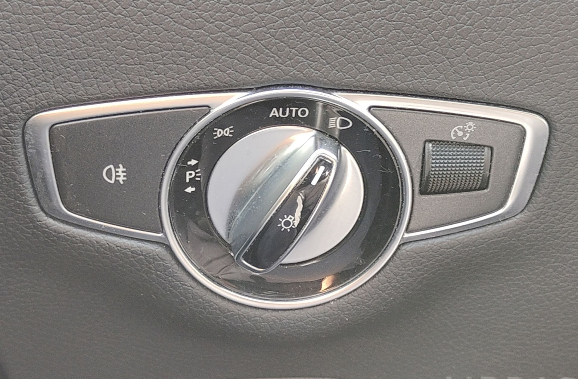 Mercedes-Benz Clase E 220 d Cabrio Pack AMG - foto 26