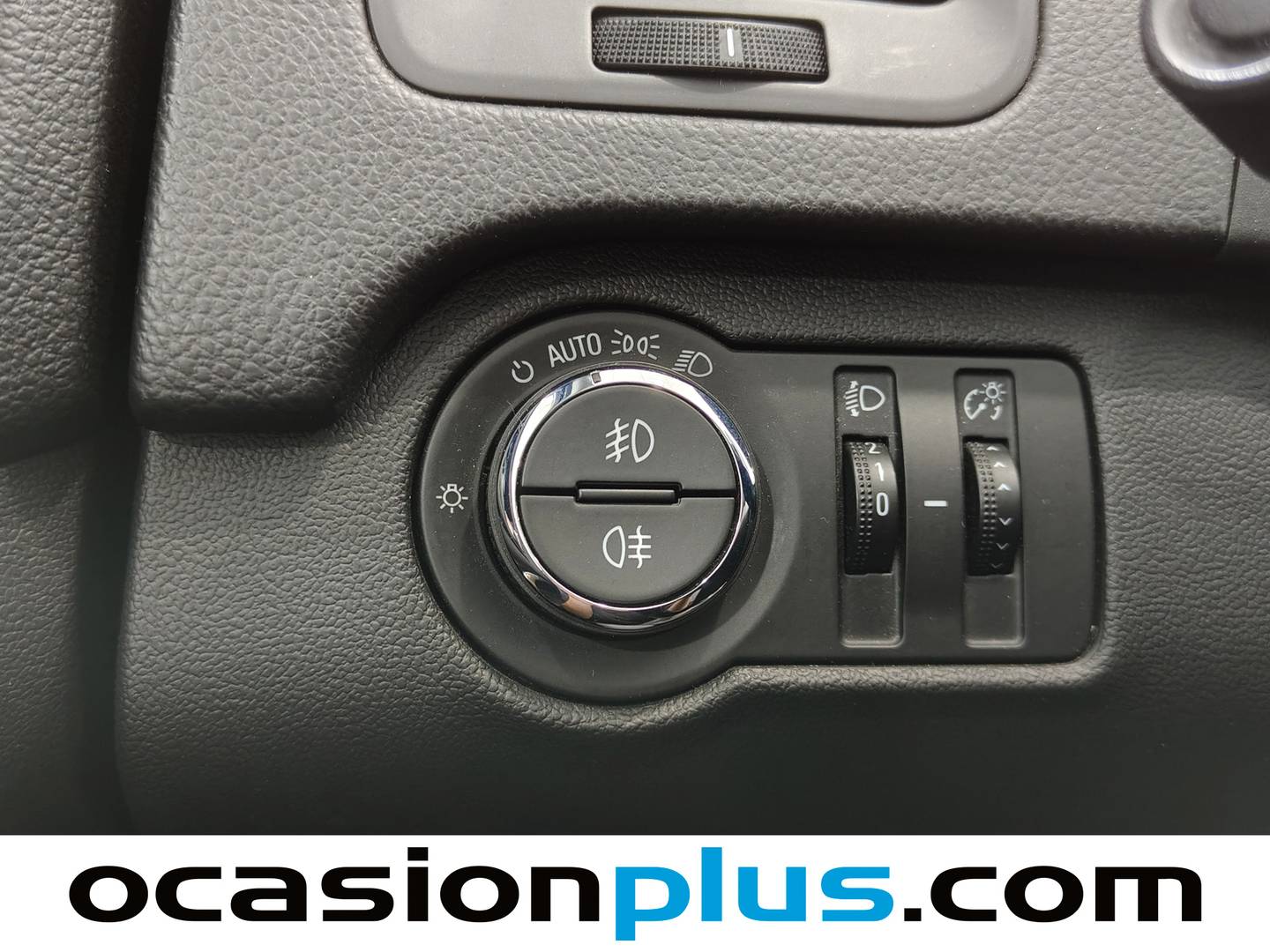 Acabados Opel Insignia Opel Insignia Sports Tourer 2.0 CDTI Selective Auto (130 CV)