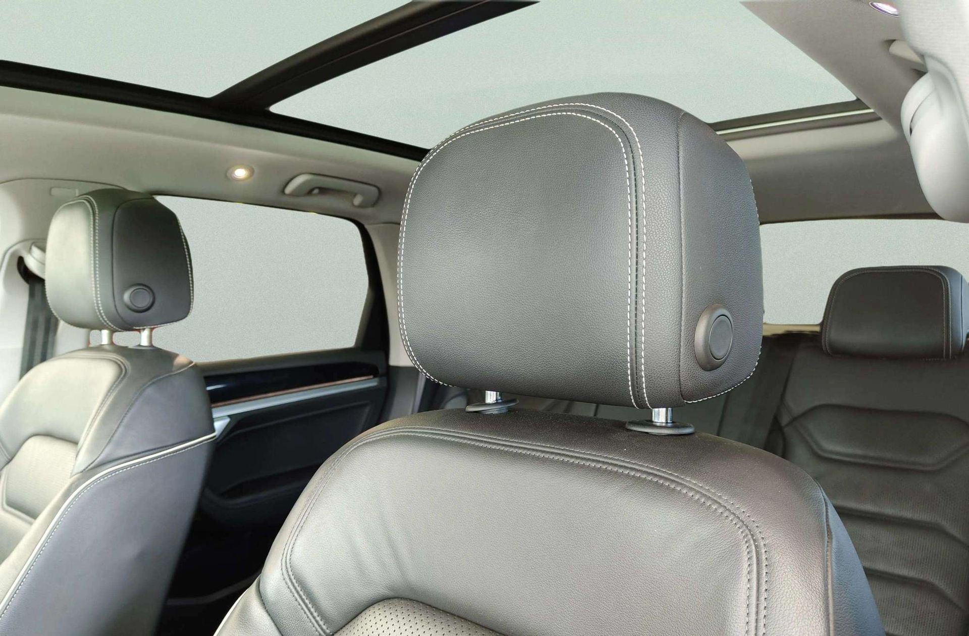 Volkswagen Touareg R-Line 3.0 TDI 4Motion Tiptronic - foto 17