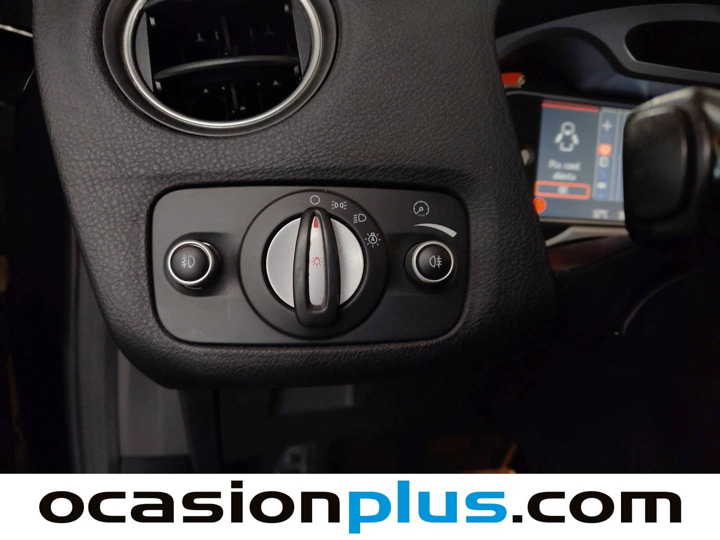 Equipamiento del Ford Mondeo Ford Mondeo SportBreak 2.0 TDCI Titanium PowerShift (140 CV)