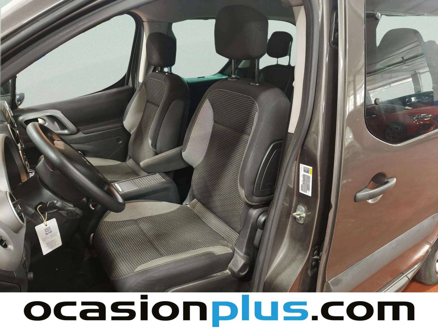 Foto asientos delanteros Peugeot Partner Peugeot Partner Tepee Combi 1.2 PureTech Outdoor (110 CV)