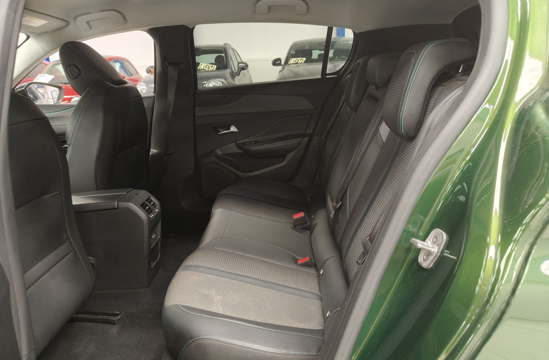 Peugeot 308 PureTech 130 Allure Pack EAT8 - foto 13