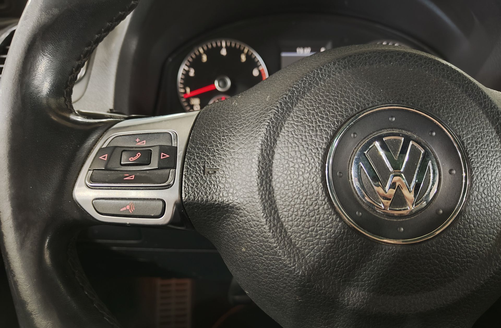 Volkswagen Scirocco 1.4 TSI DSG Pack R-Line - foto 23