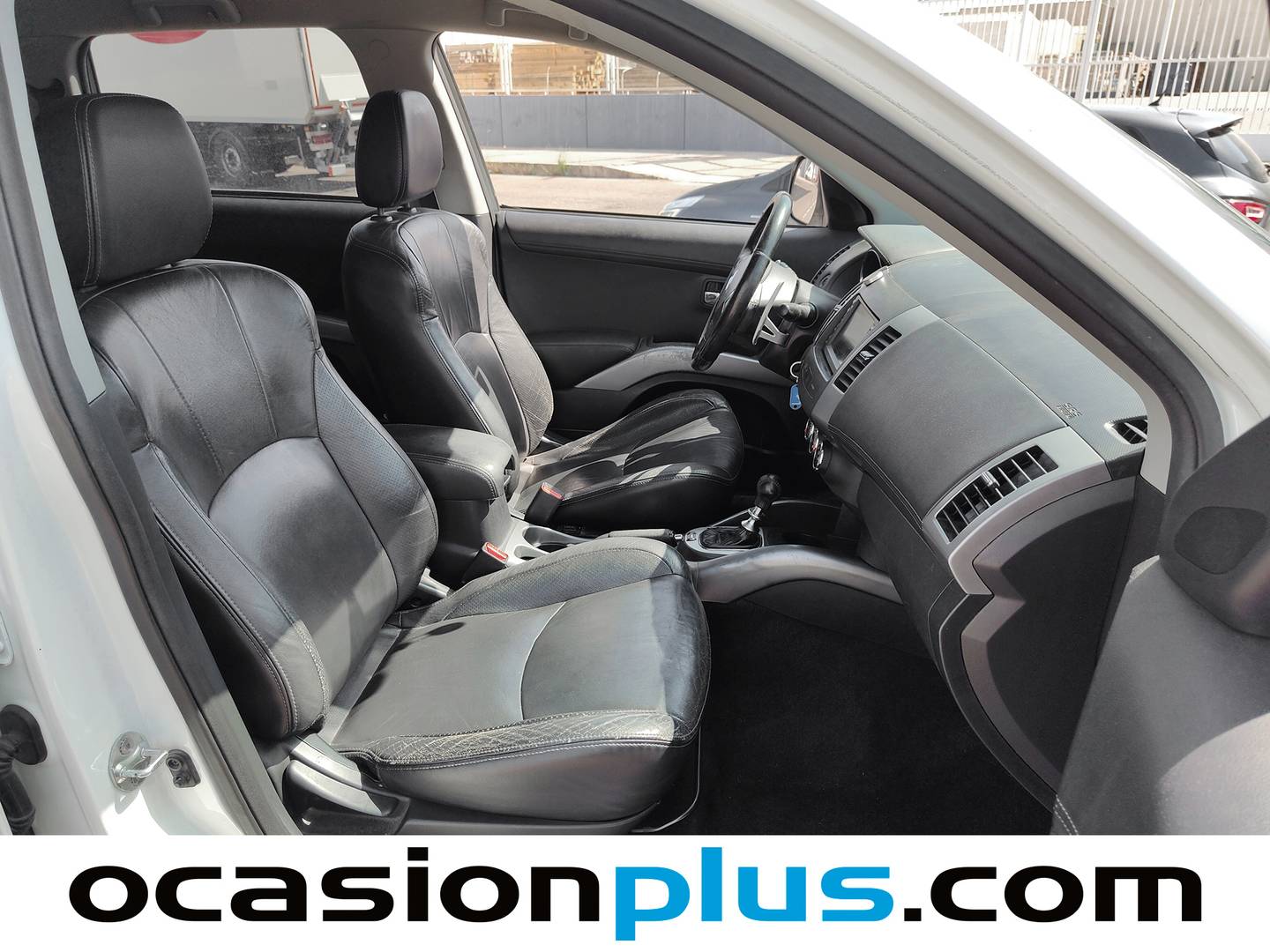 Equipamiento del Citroën C-Crosser Citroën C-Crosser 2.2 HDI Exclusive DCS (156 CV) 7 Plazas
