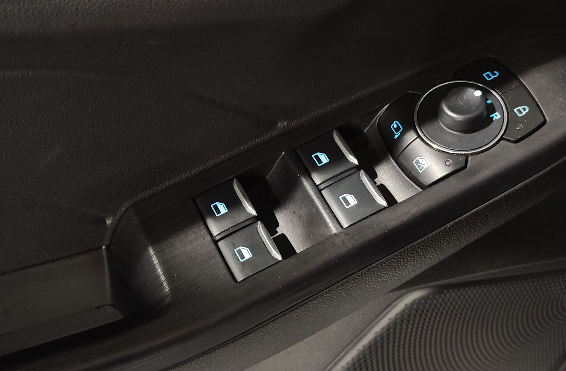 Ford Kuga 1.5T EcoBoost ST-Line 4x2 - foto 38