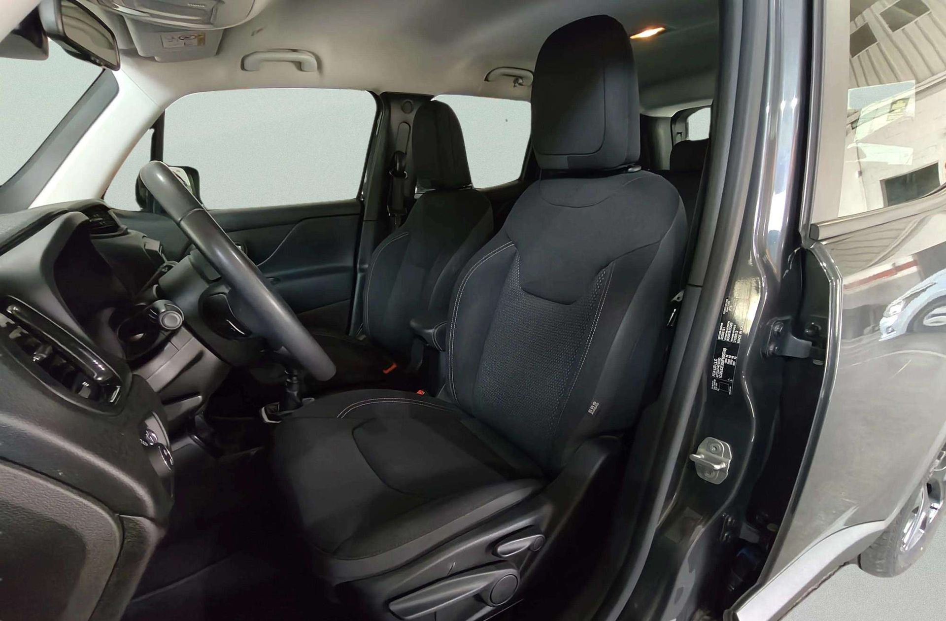 Jeep Renegade 1.0G Night Eagle II 4x2 - foto 8