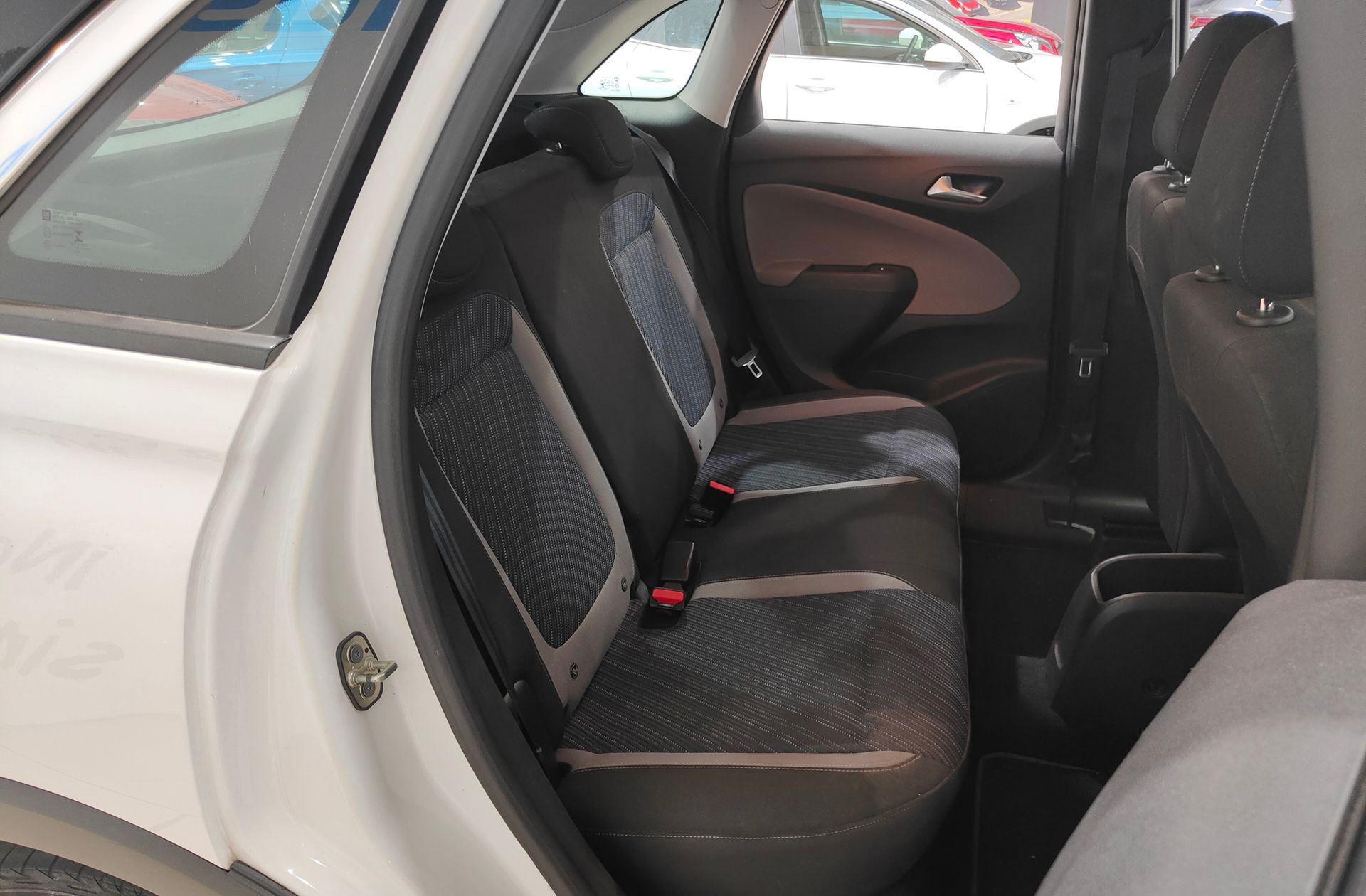 Opel Crossland 1.2 Design Line 120 Aniversario - foto 17