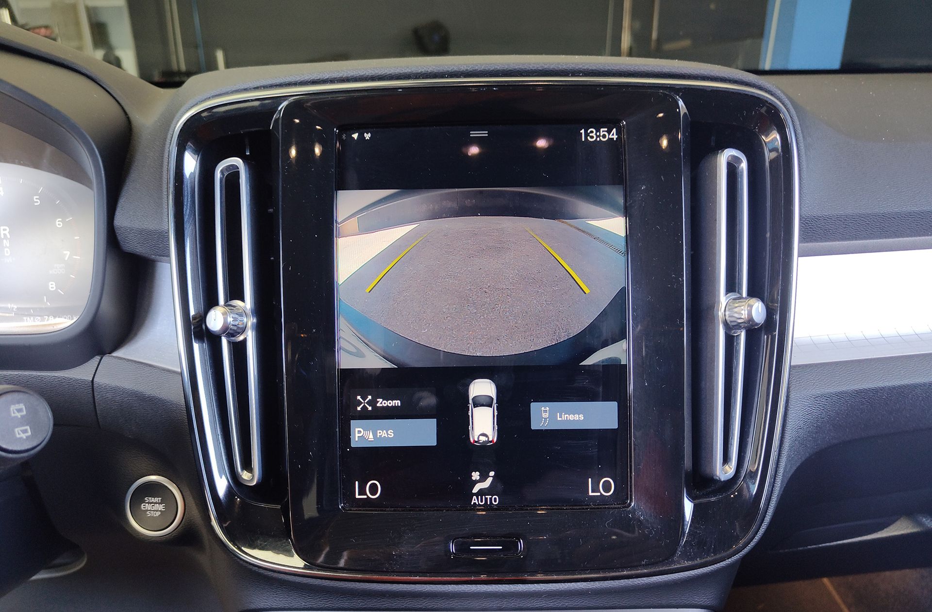 Volvo XC40 T2 Momentum Pro - foto 8