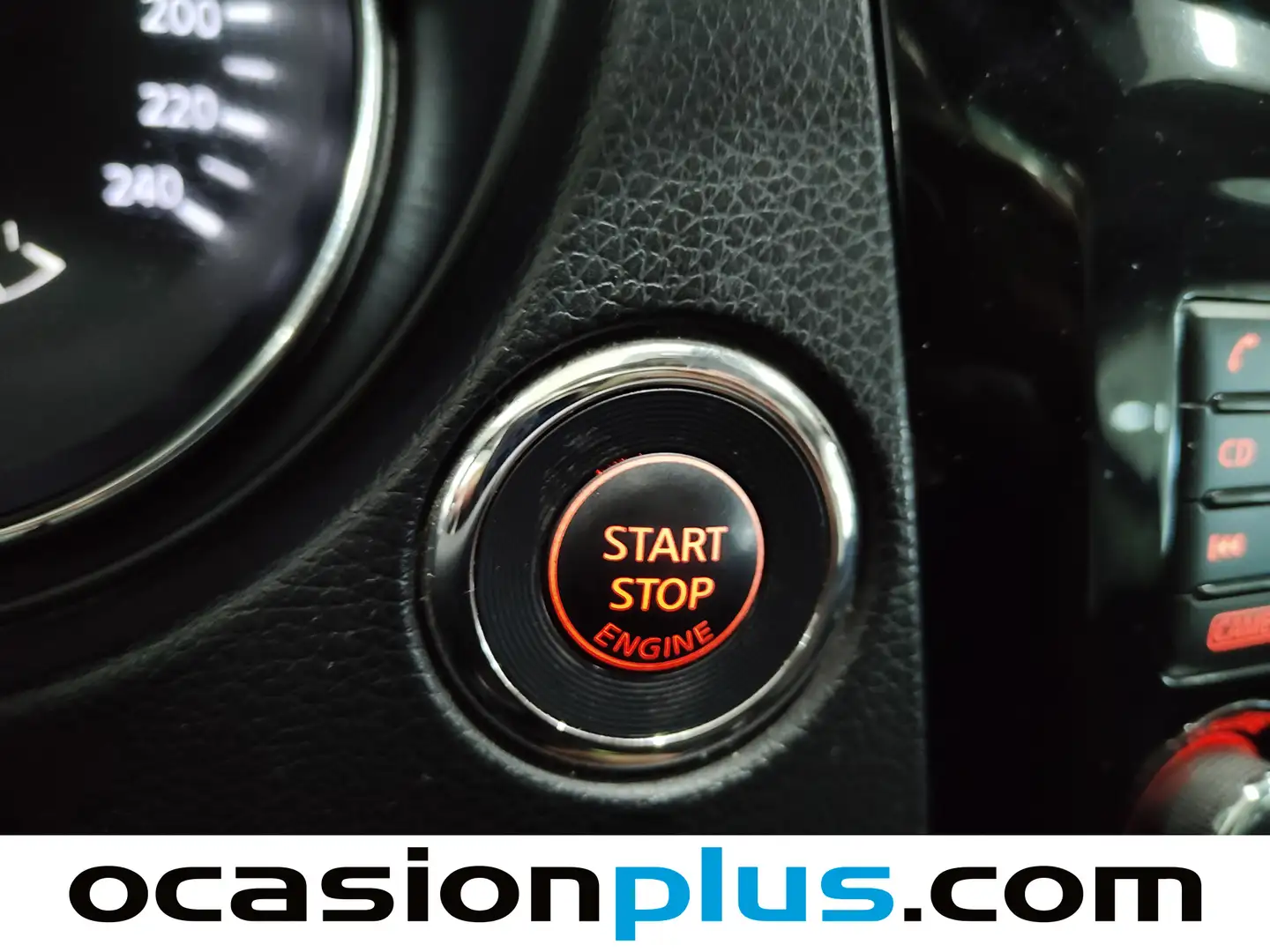 Foto Nissan QASHQAI Nissan Qashqai DIG-T 115 N-Connecta 4x2 (115 CV)