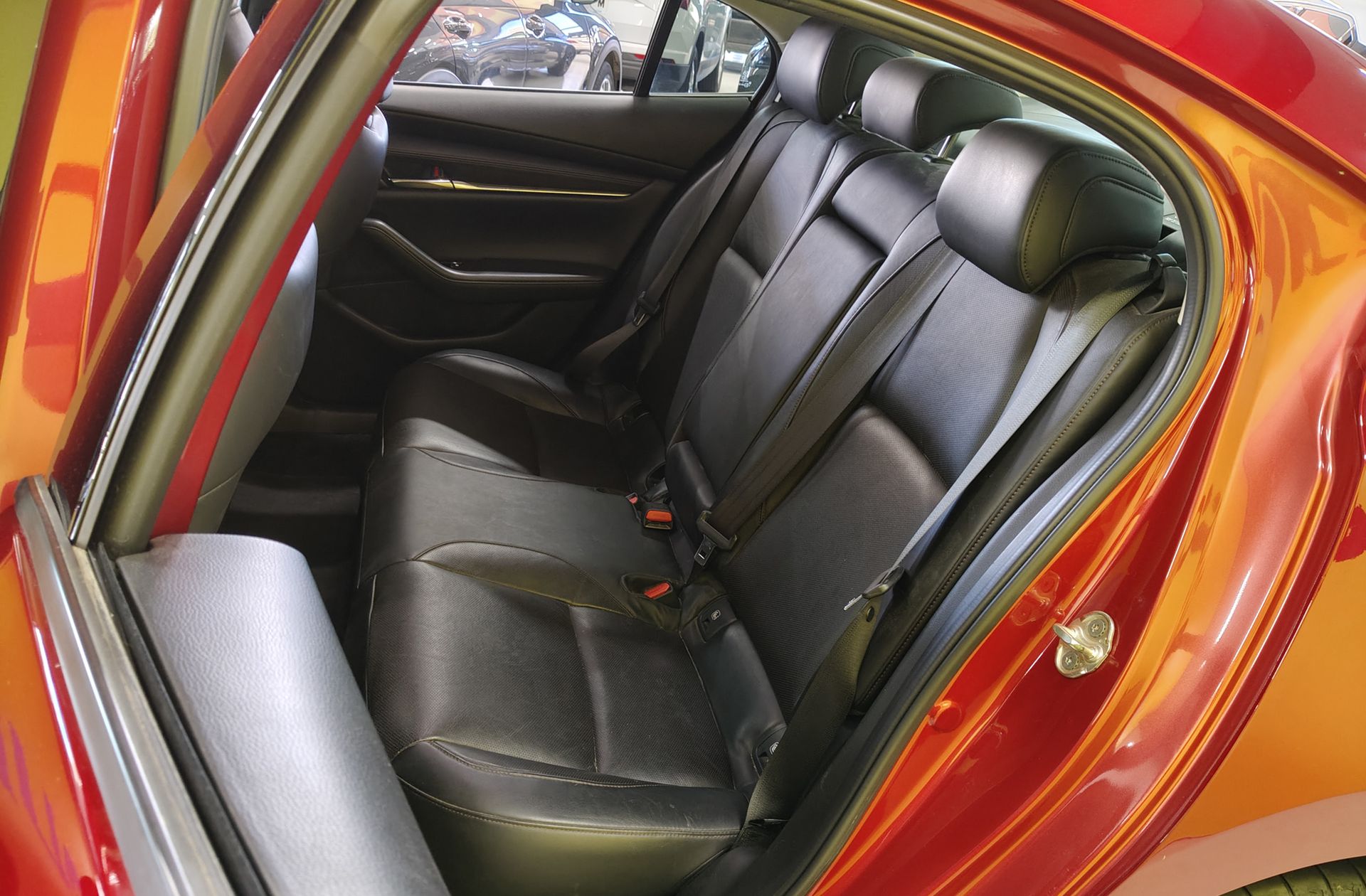 Mazda Mazda3 2.0 Sedan Skyactiv-X Zenith Safety Black - foto 16