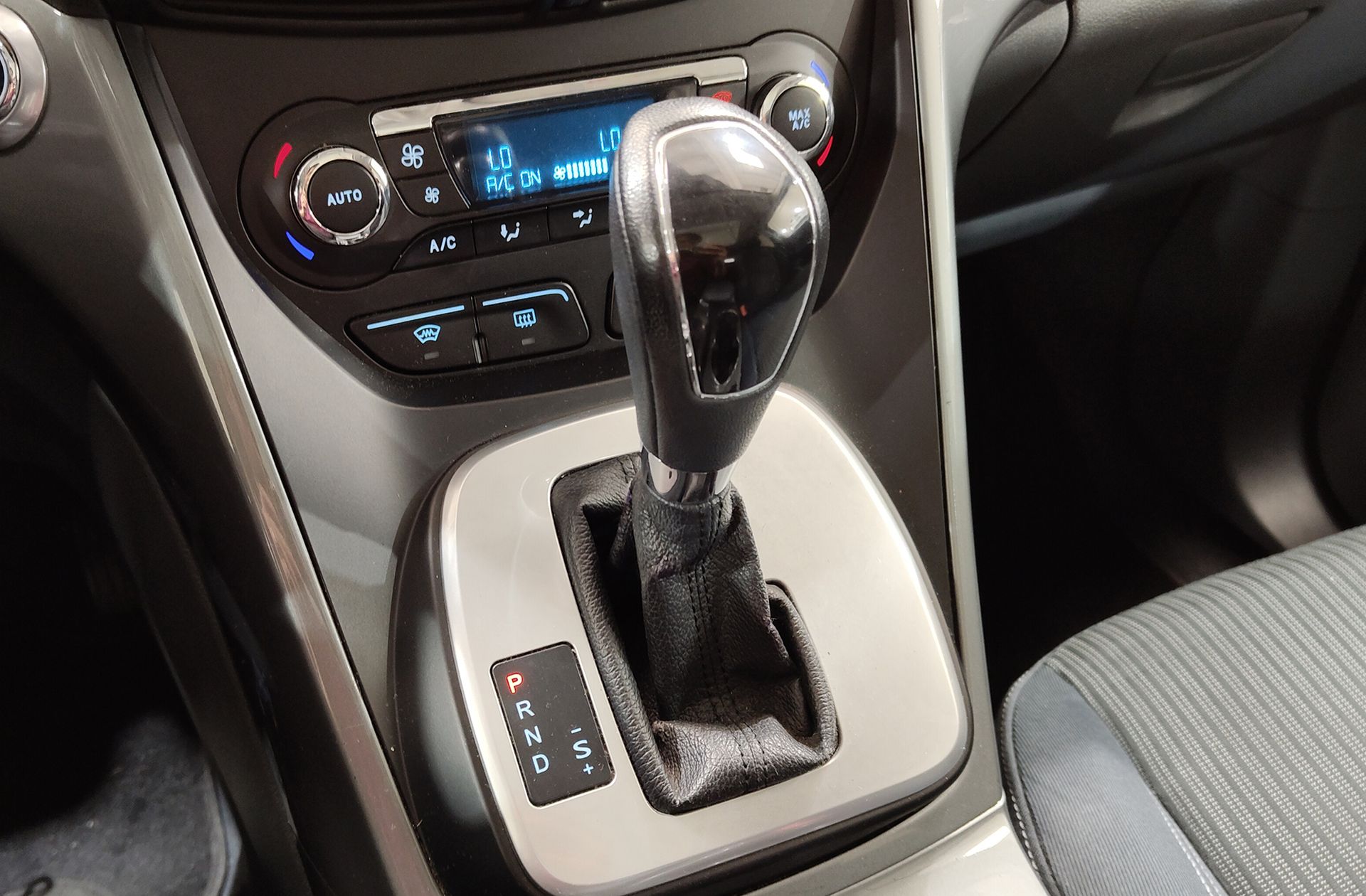 Ford C-Max 2.0 TDCi Titanium Powershift - foto 5