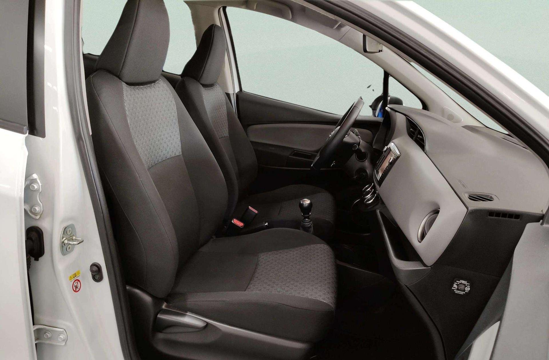 Toyota Yaris 100 Active - foto 19