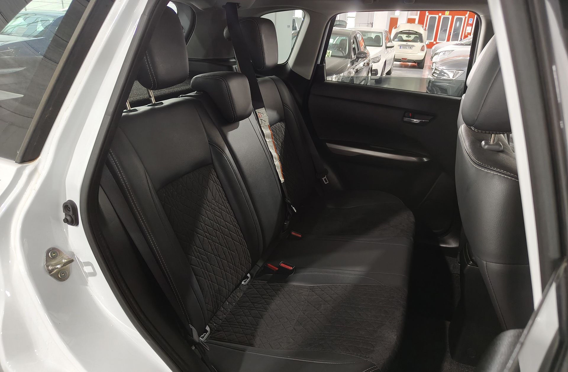 Suzuki Vitara 1.5 Hybrid GLX Strong 4WD - foto 22