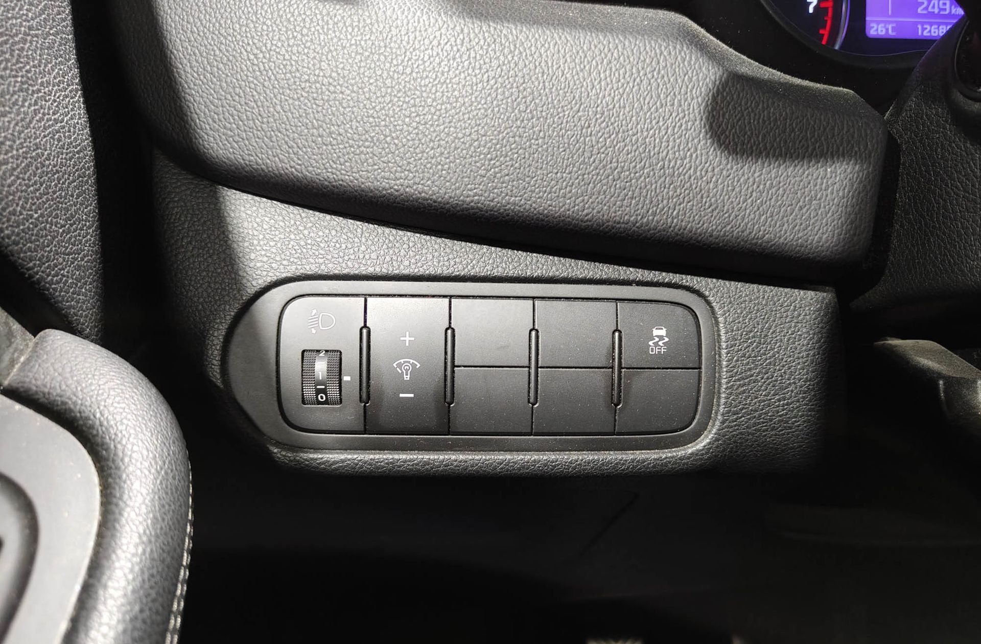 Kia Carens 1.6 GDi Drive - foto 25