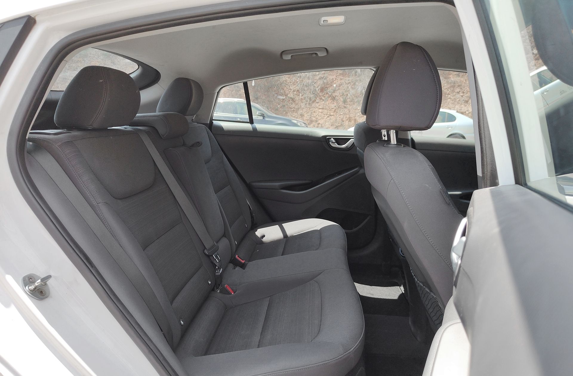 Hyundai Ioniq 1.6 GDI HEV Tecno DCT - foto 19