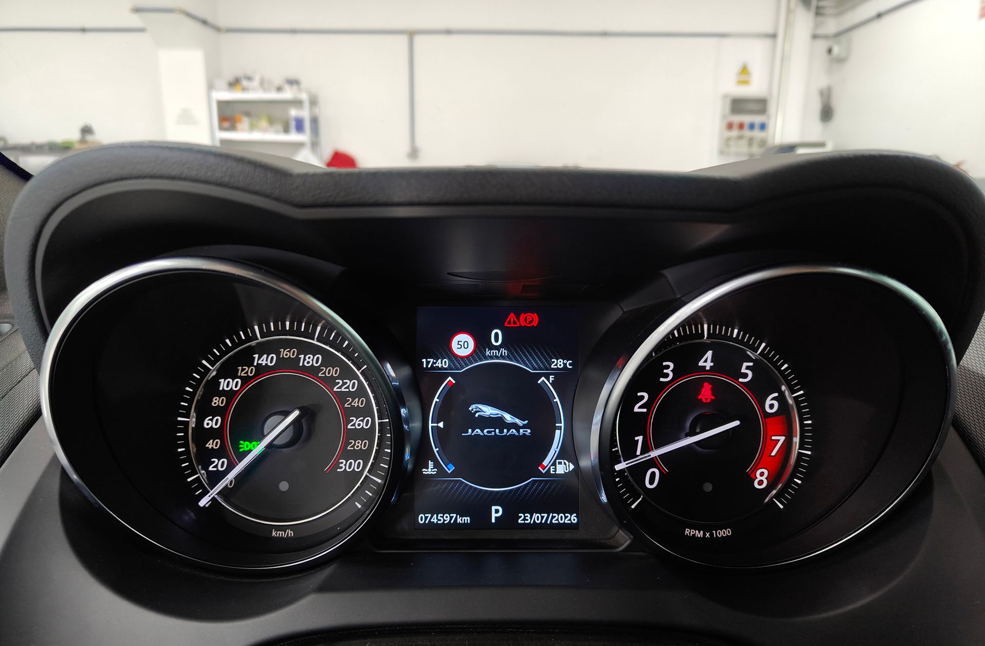 Jaguar F-Type Coupe 2.0 i4 - foto 25