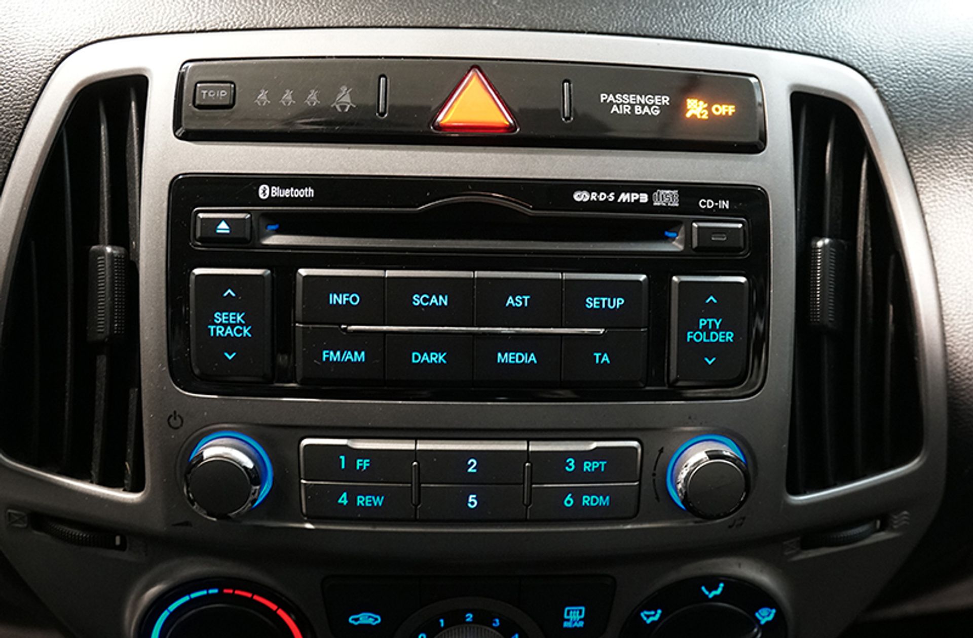 Hyundai i20 1.1 CRDi Go! - foto 25