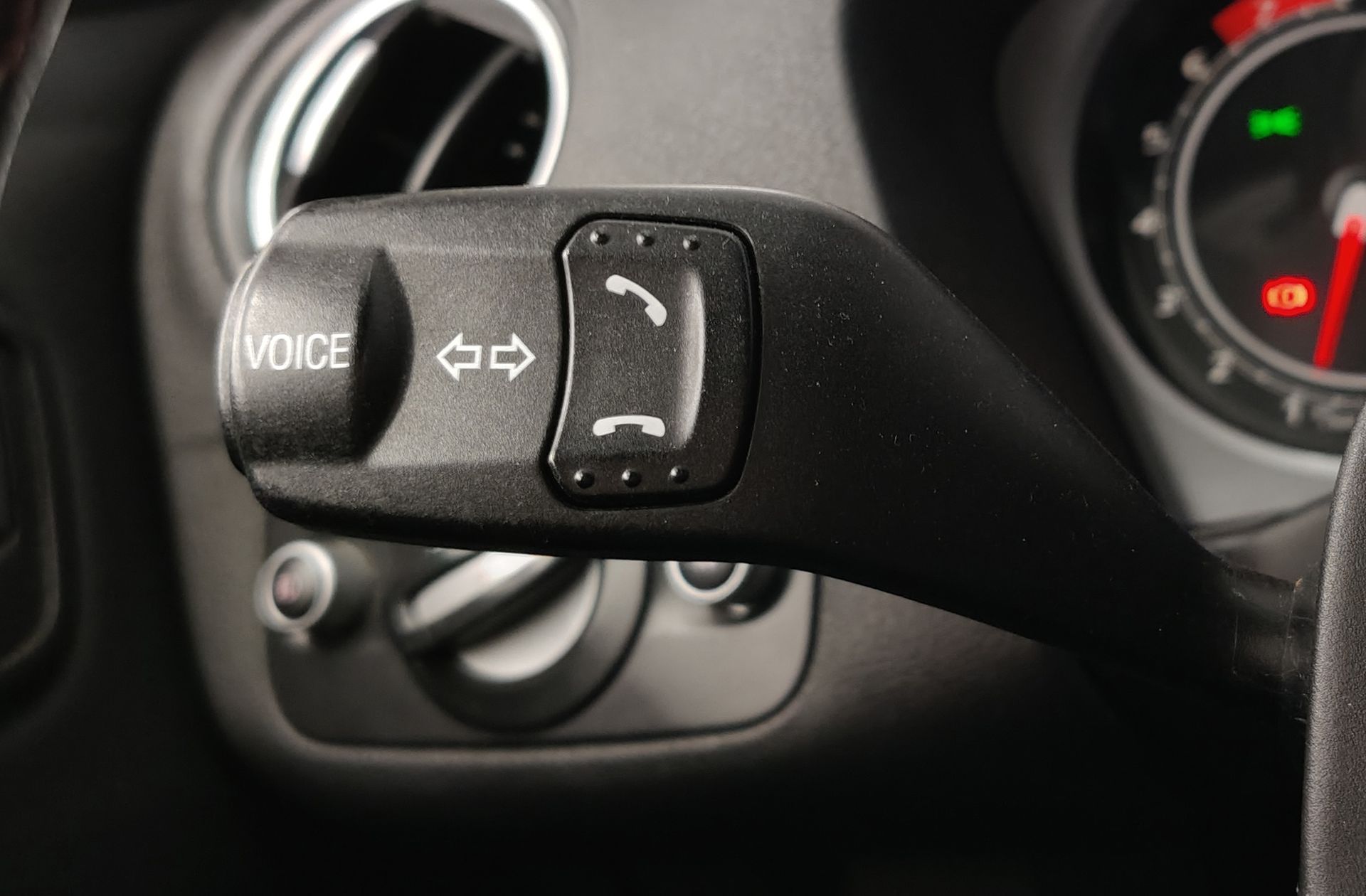 Ford Mondeo 2.0 EcoBoost 203 Titanium S Powershift - foto 24