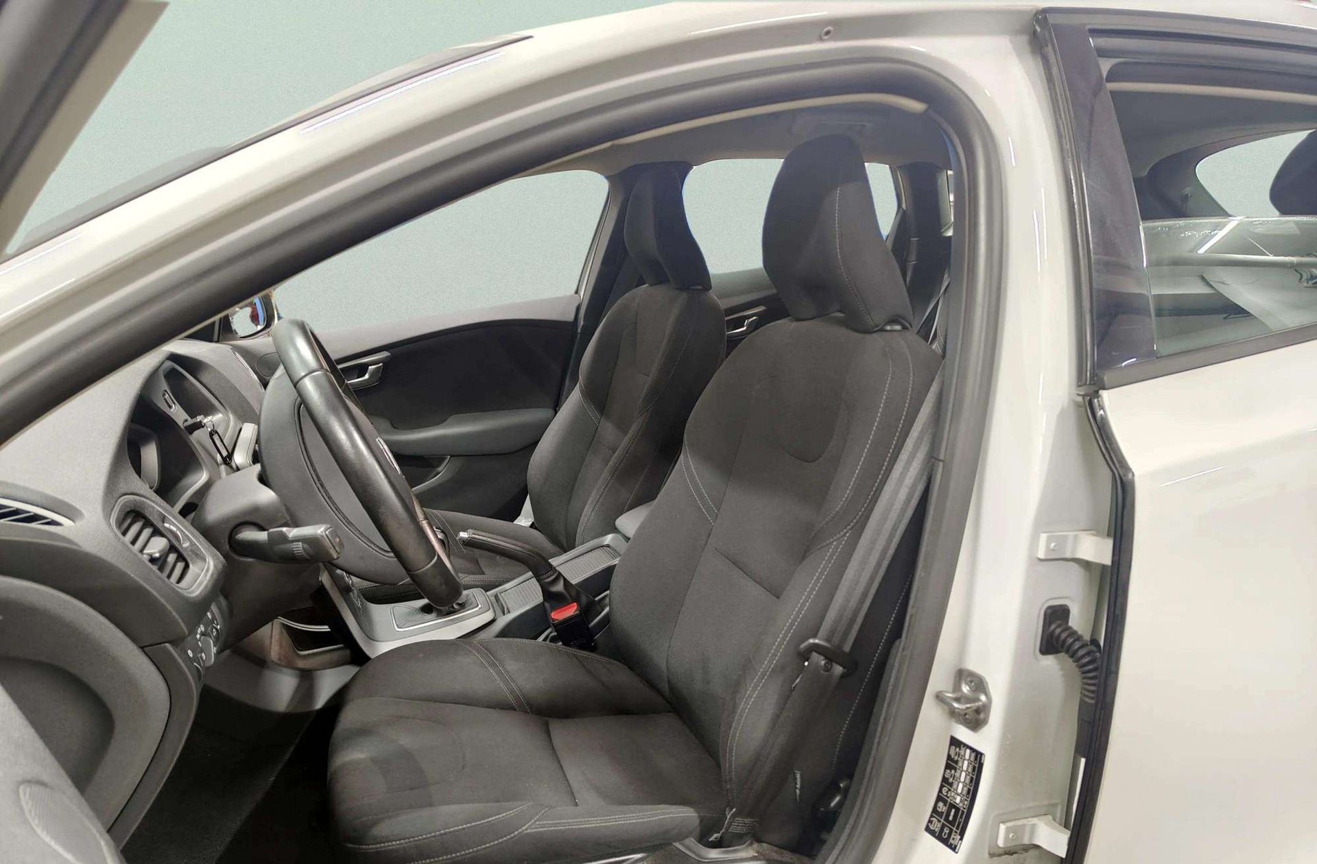 Volvo V40 D2 Kinetic - foto 8