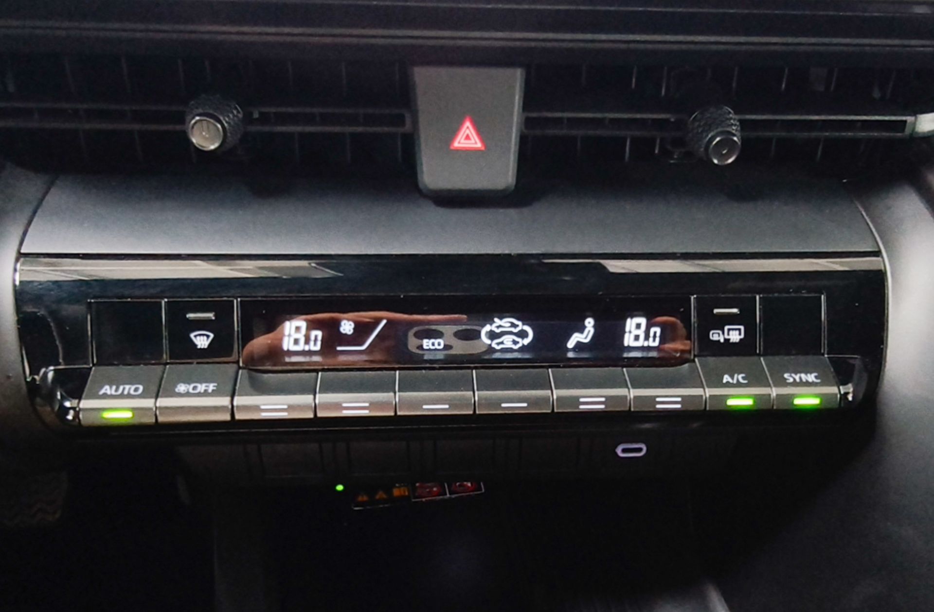 Toyota C-HR 140H Advance - foto 32