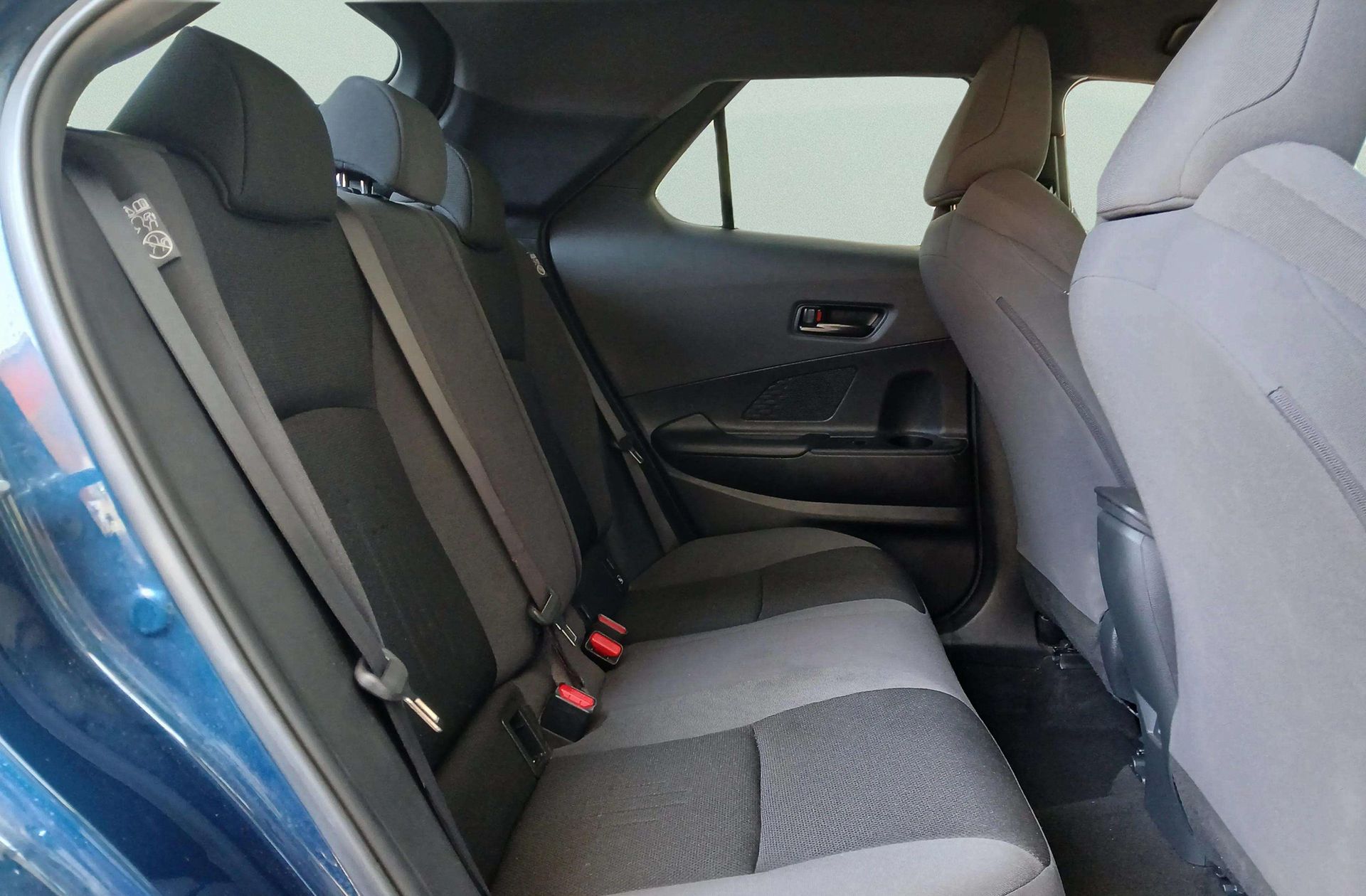 Toyota C-HR 140H Advance - foto 17