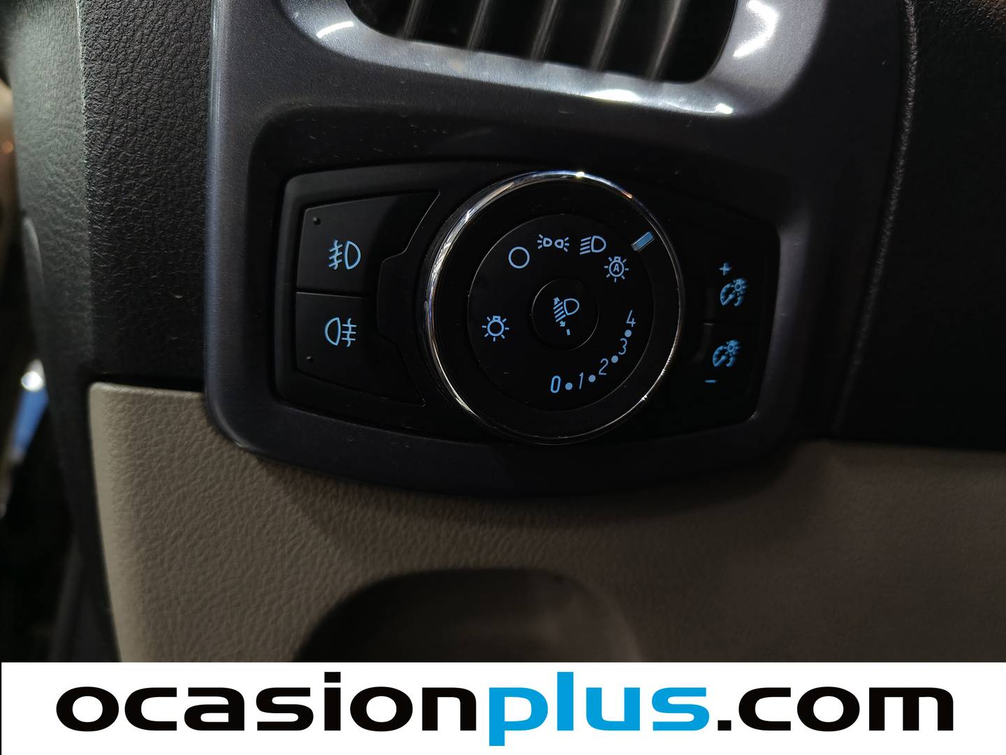 Acabados Ford Tourneo Custom Ford Tourneo Custom 2.0 TDCI L1 Titanium (170 CV) 8 Plazas
