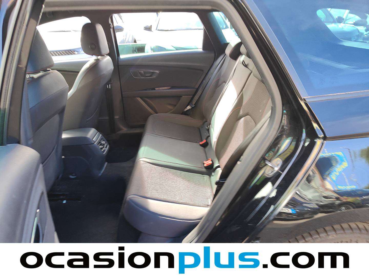 Foto asientos traseros Seat León Seat León ST 1.5 TGI GNC S&S FR Fast Edition DSG (130 CV)