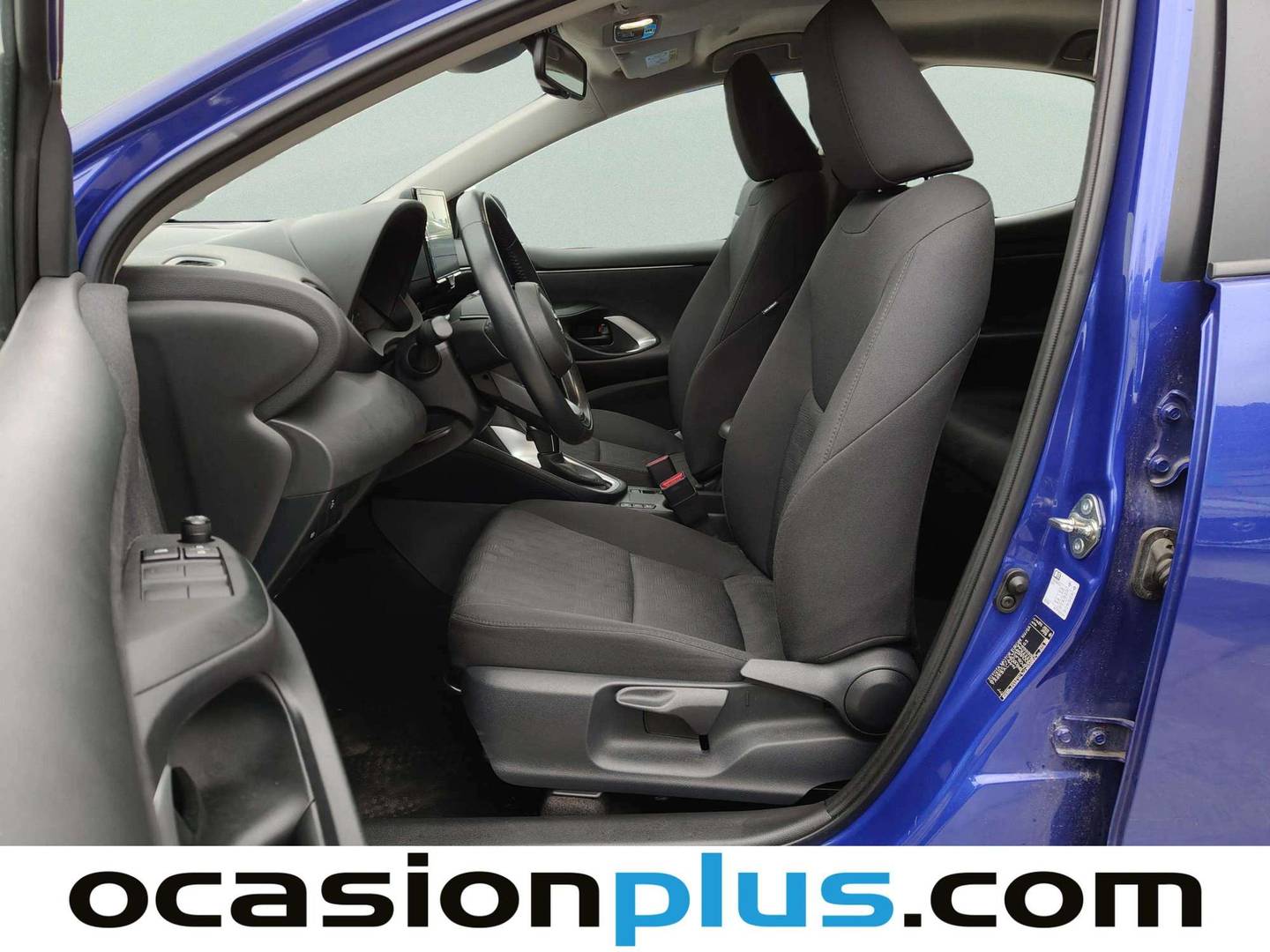 Foto asientos delanteros Toyota Yaris Toyota Yaris 120H Active Plus (116 CV)