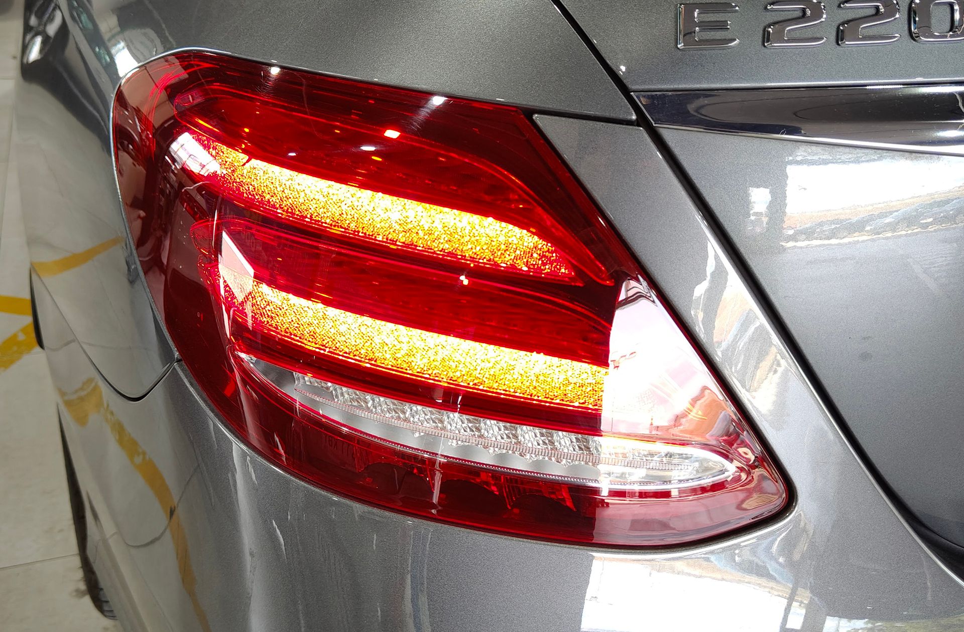 Mercedes-Benz Clase E E 220 d Pack AMG - foto 16