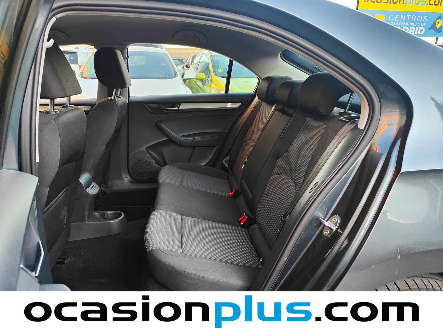 Foto asientos traseros Seat Toledo Seat Toledo 1.0 TSI Style Edition (110 CV)