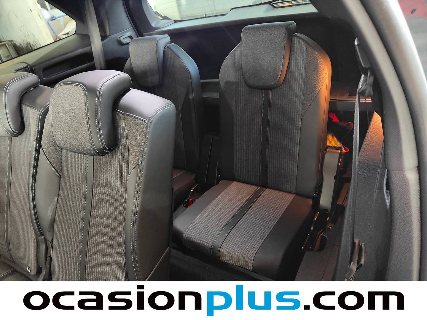 Foto asientos delanteros Peugeot 5008 Peugeot 5008 PureTech 130 S&S Allure Pack EAT8 (130 CV) 7 Plazas