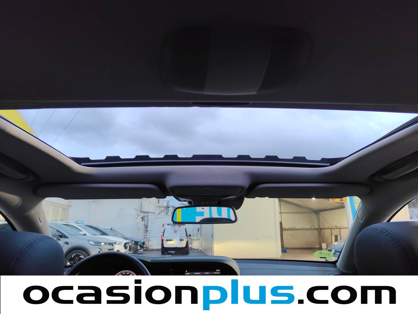 Extras y acabados del Mercedes Clase CL Mercedes-Benz Clase CL 500 (388 CV)