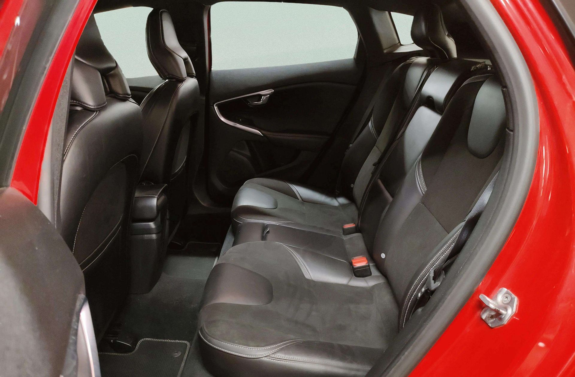 Volvo V40 D4 R-Design Momentum - foto 13