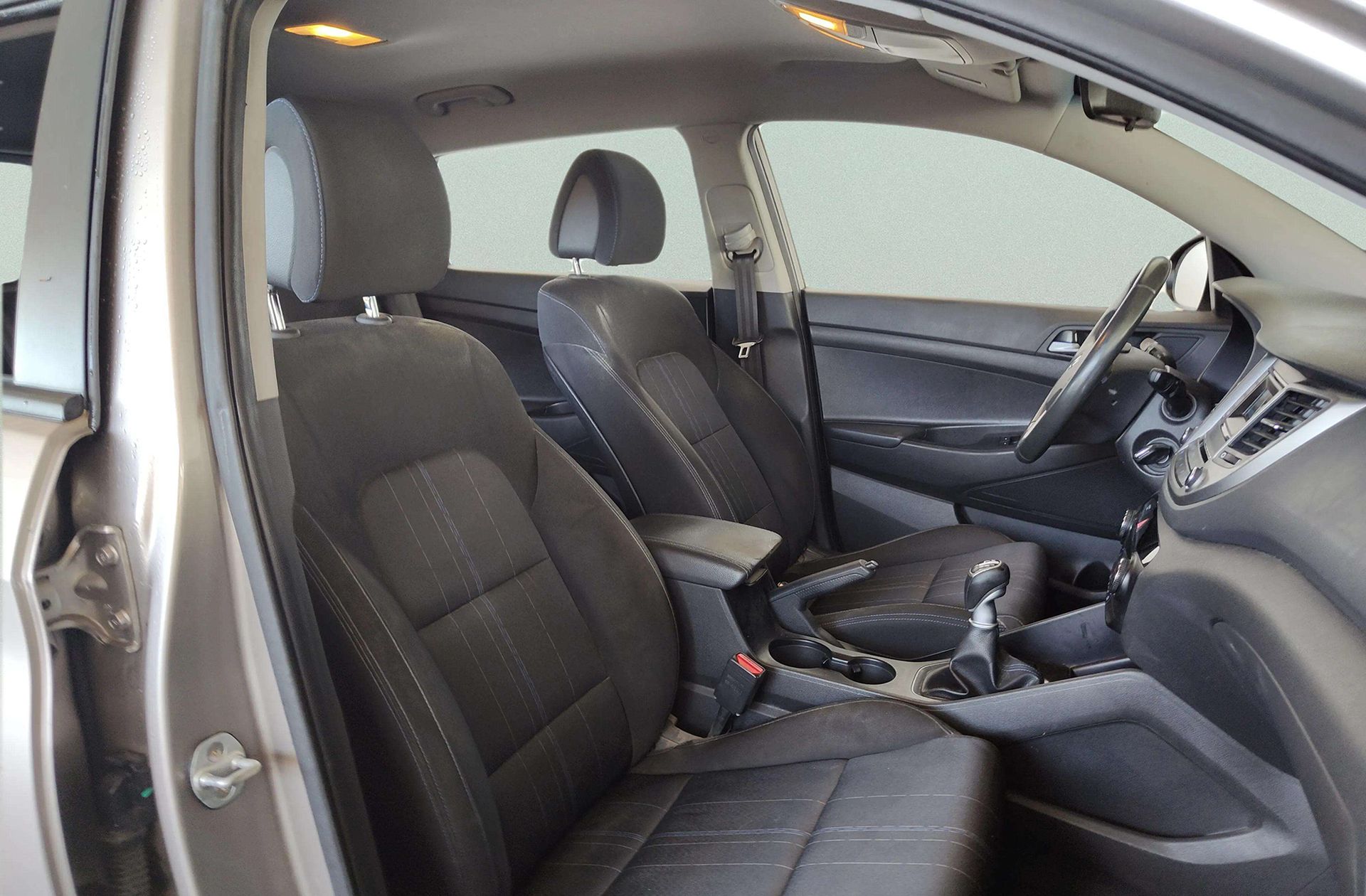 Hyundai Tucson 1.6 GDI BlueDrive Essence 4x2 - foto 15