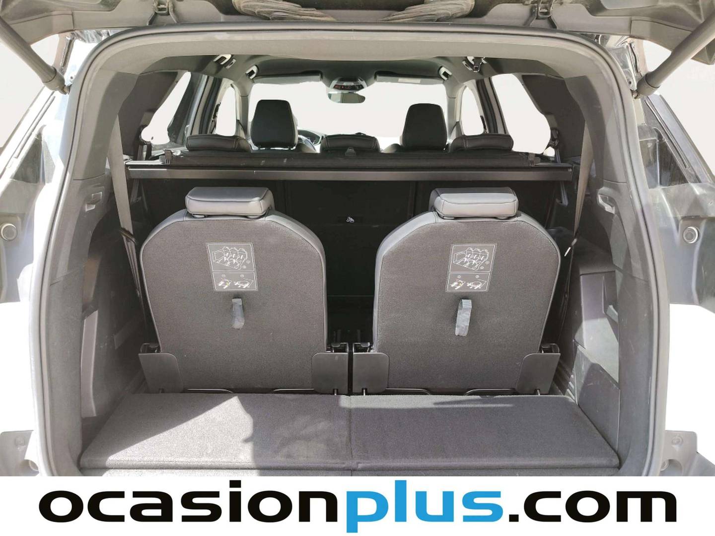 Foto Peugeot 5008 Peugeot 5008 PureTech 130 S&S GT Pack EAT8 (130 CV) 7 Plazas siete plazas