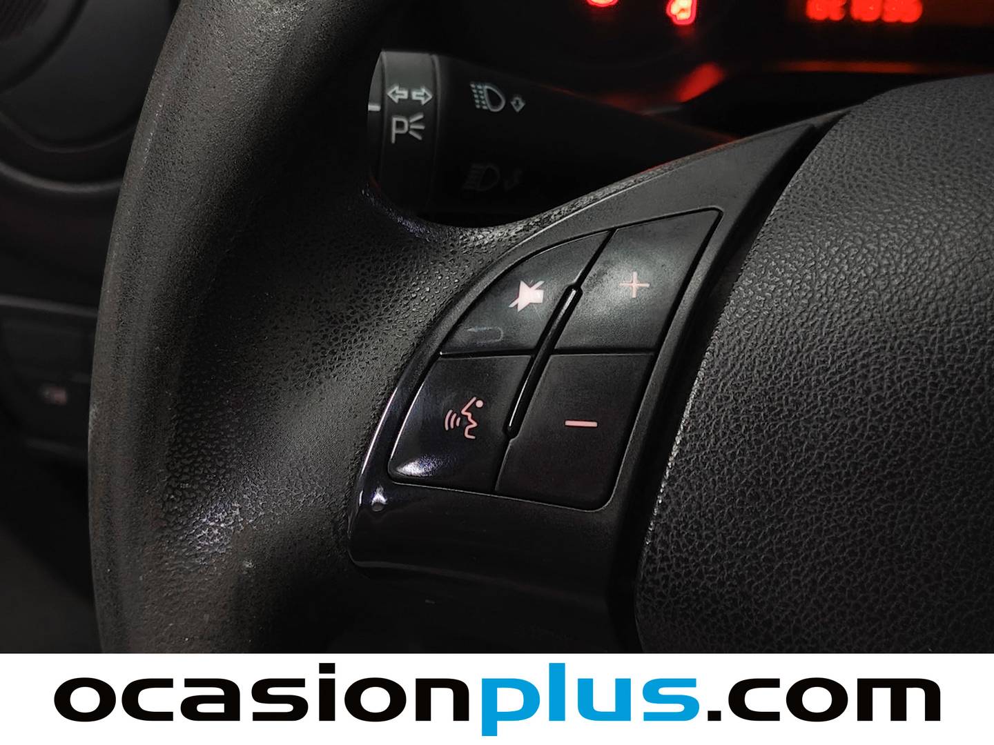 Equipamiento del Citroën Nemo Citroen Nemo Furgon HDI 75 (75 CV)