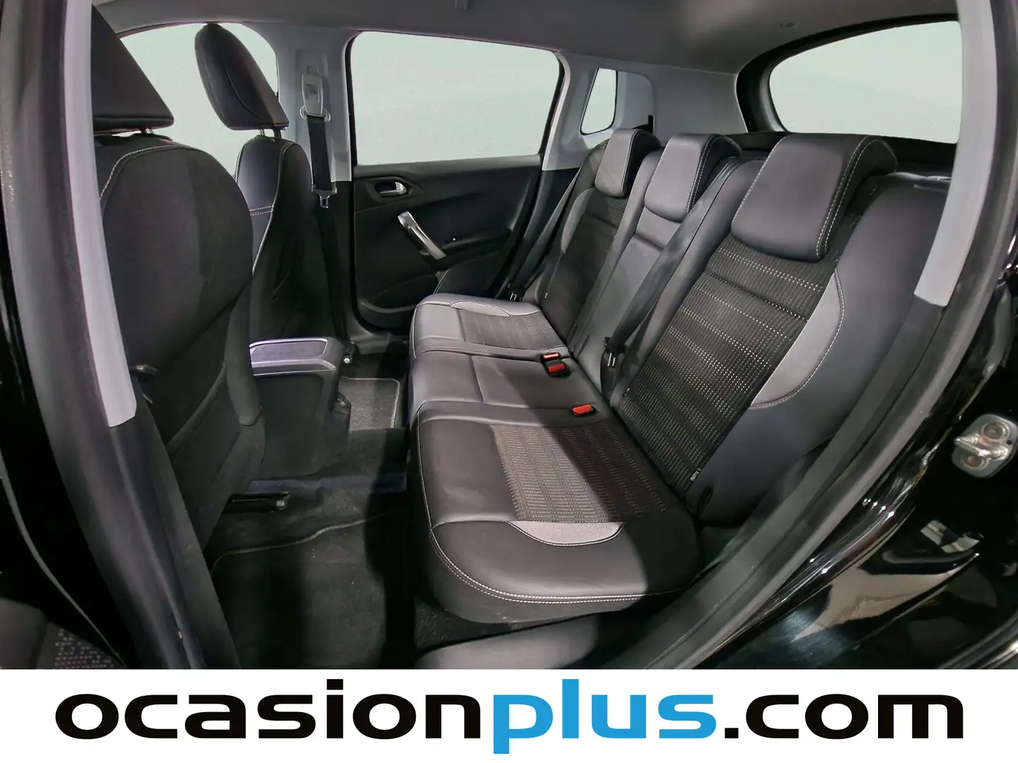 Foto Peugeot 2008 Peugeot 2008 PureTech 130 S&S Allure (130 CV)