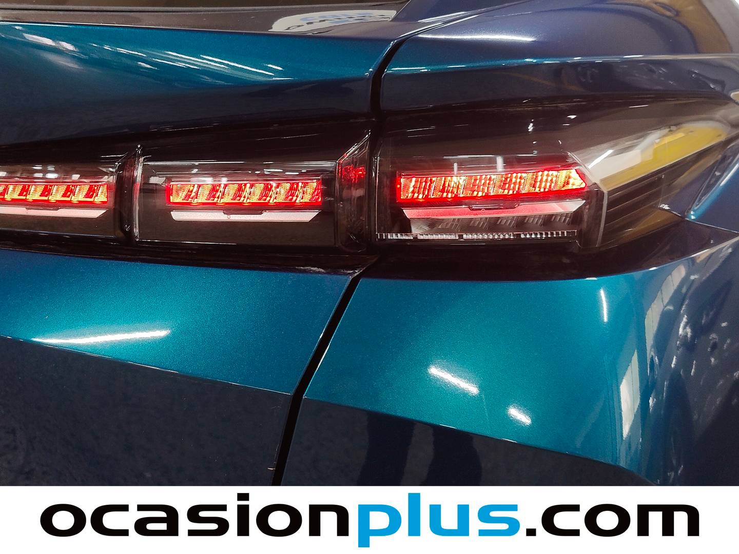 Paquetes del Peugeot 408 Peugeot 408 Allure Hybrid 145 eDCS6 (145 CV)