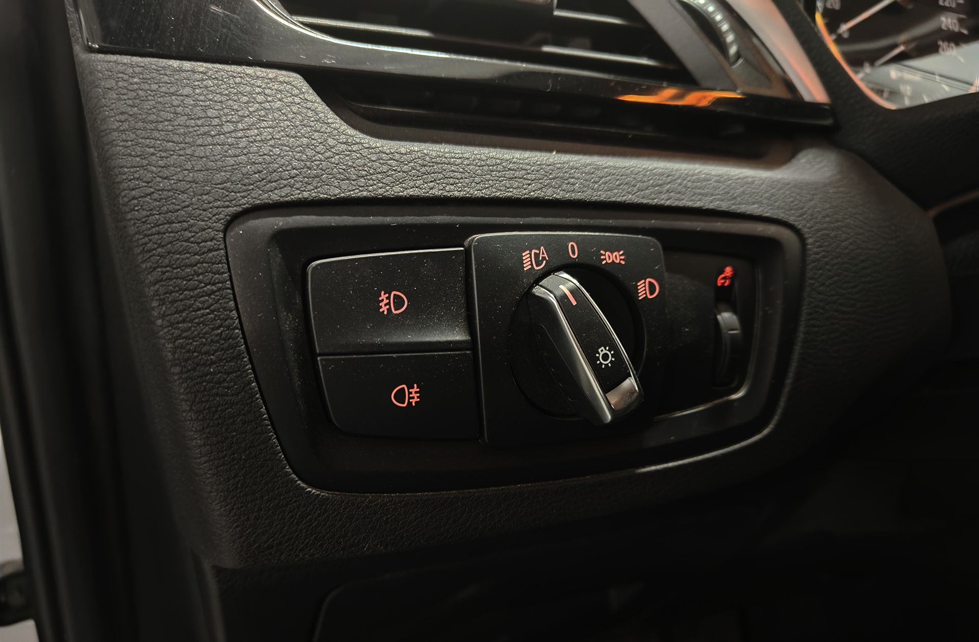 BMW X1 sDrive18d - foto 34