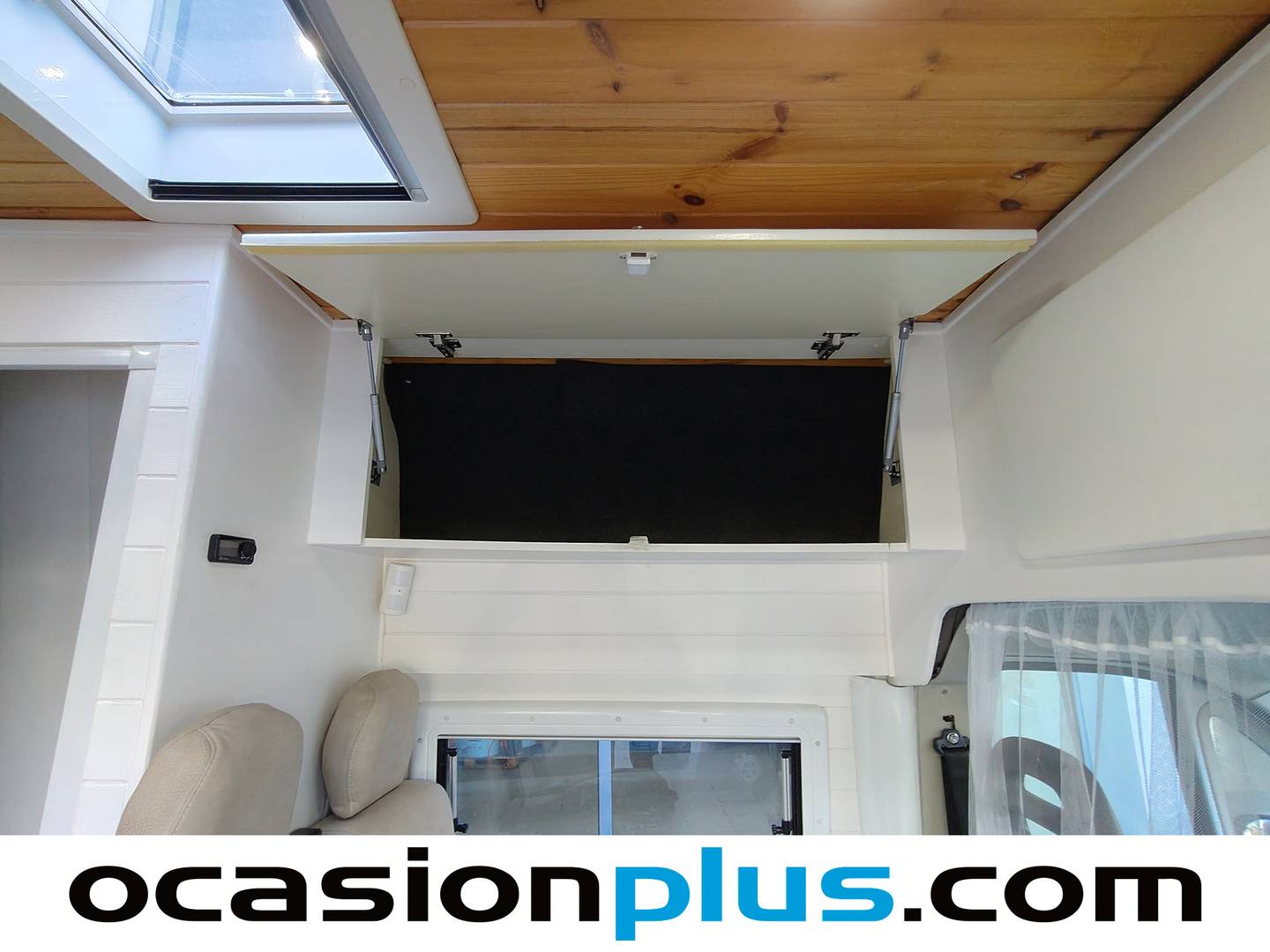 Fiat Ducato Fiat Ducato Furgon 2.3 Multijet 35 Maxi Extra Largo Techo SupAlto (130 CV) Camperizada de segunda mano