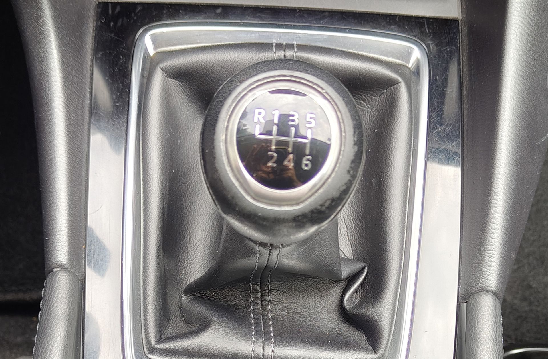 Mazda3 2.0 GE Black Tech Edition - foto 5