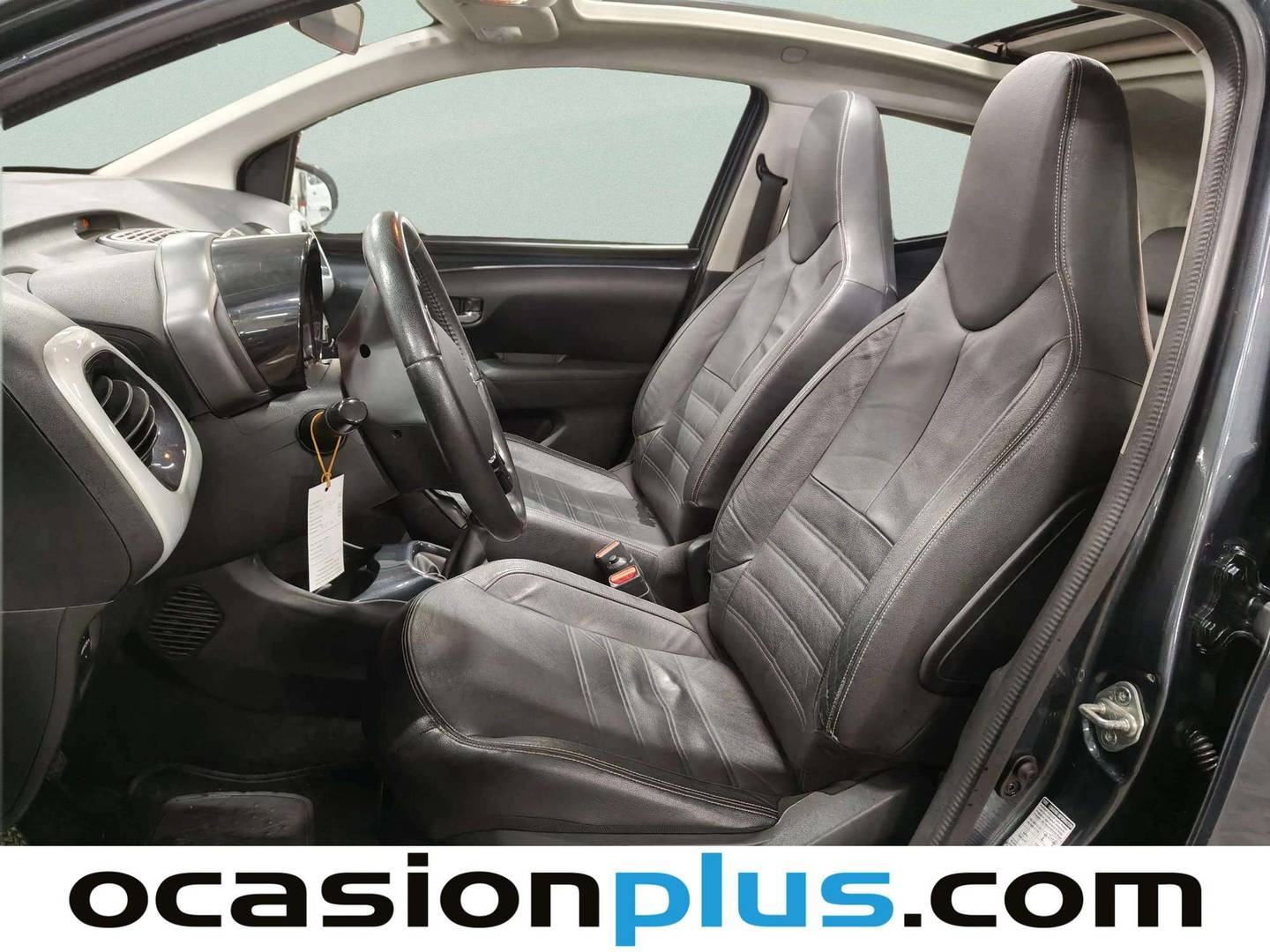 Foto asientos delanteros Toyota Aygo Toyota Aygo 1.0 VVT-i x-clusiv (69 CV)