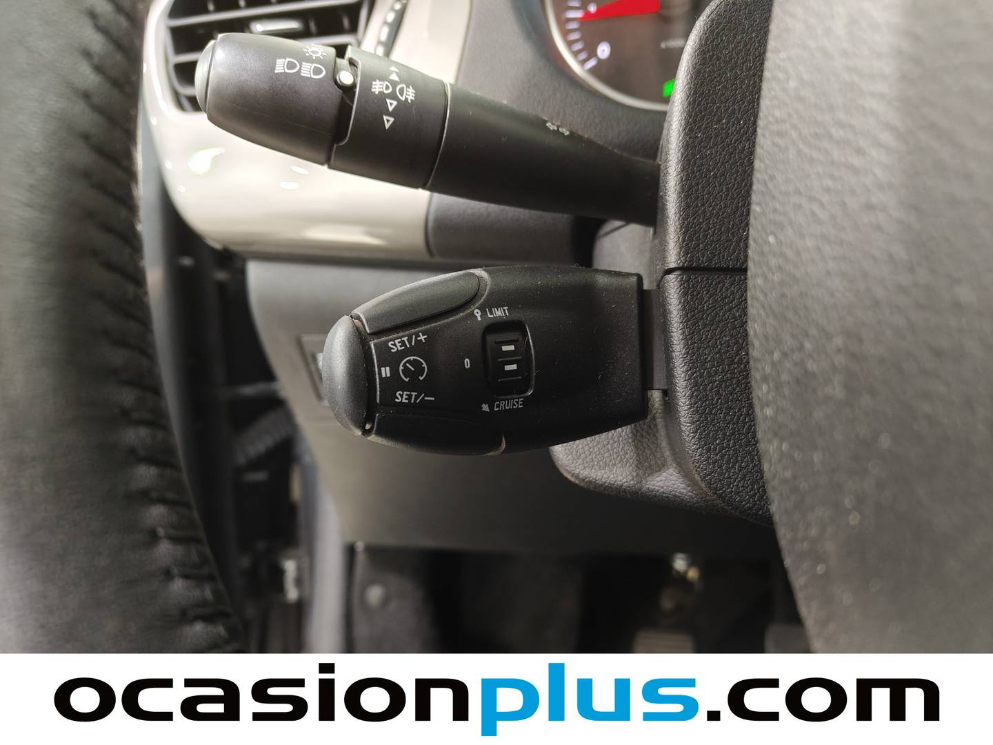 Equipamiento del Citroën C-Elysée Citroën C-Elysee BlueHDi 100 Exclusive (100 CV)