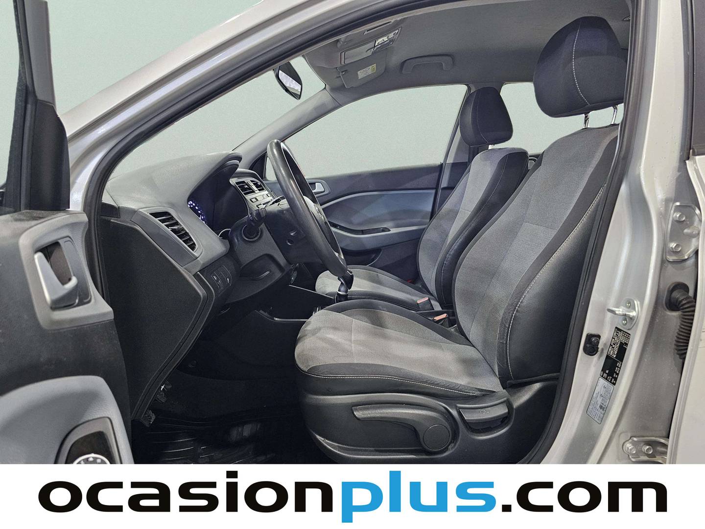 Foto asientos delanteros Hyundai i20 Hyundai i20 1.4 CRDI Essence (90 CV)