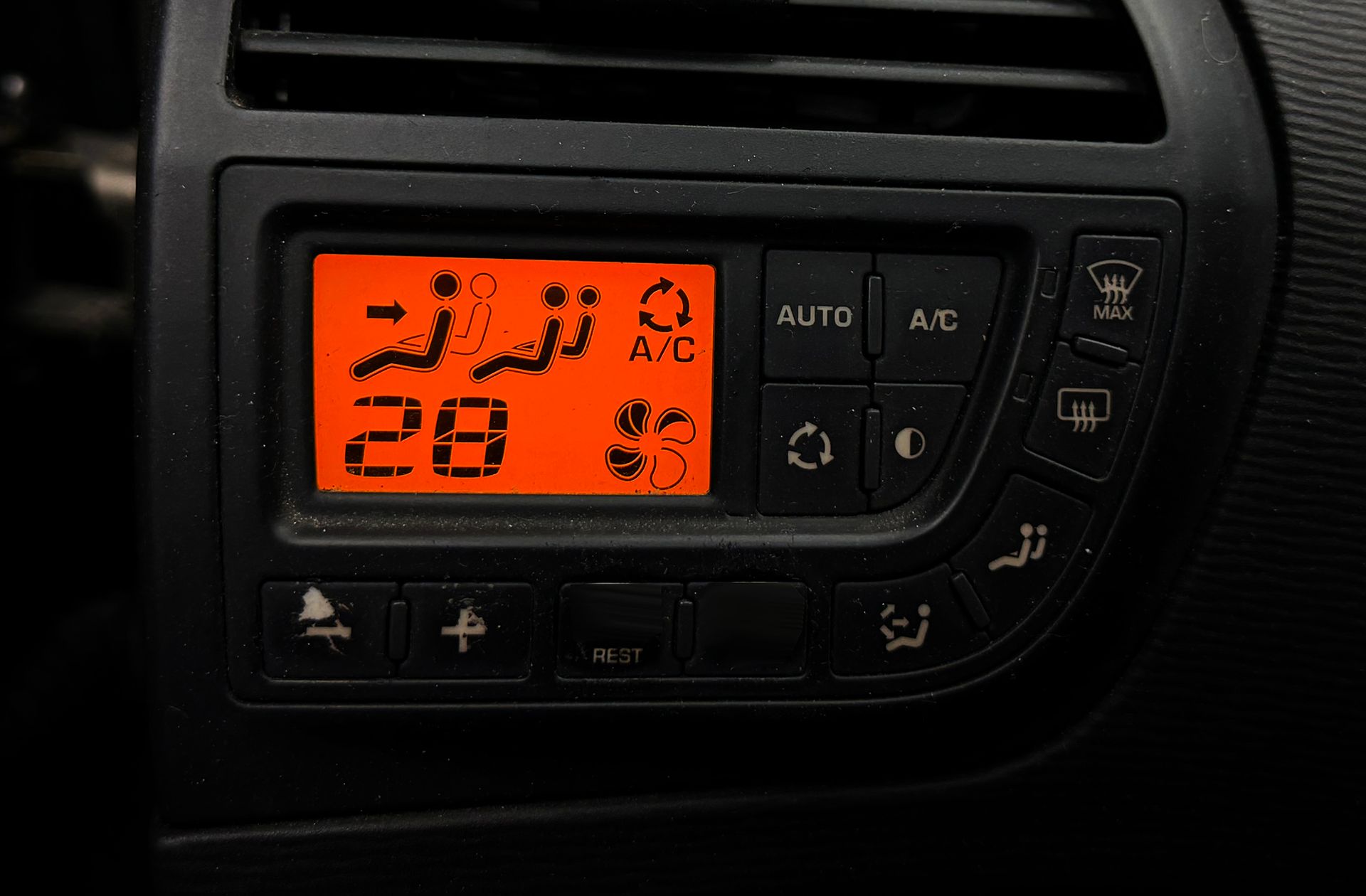 Citroën C4 Picasso 1.6 HDi Premier - foto 25