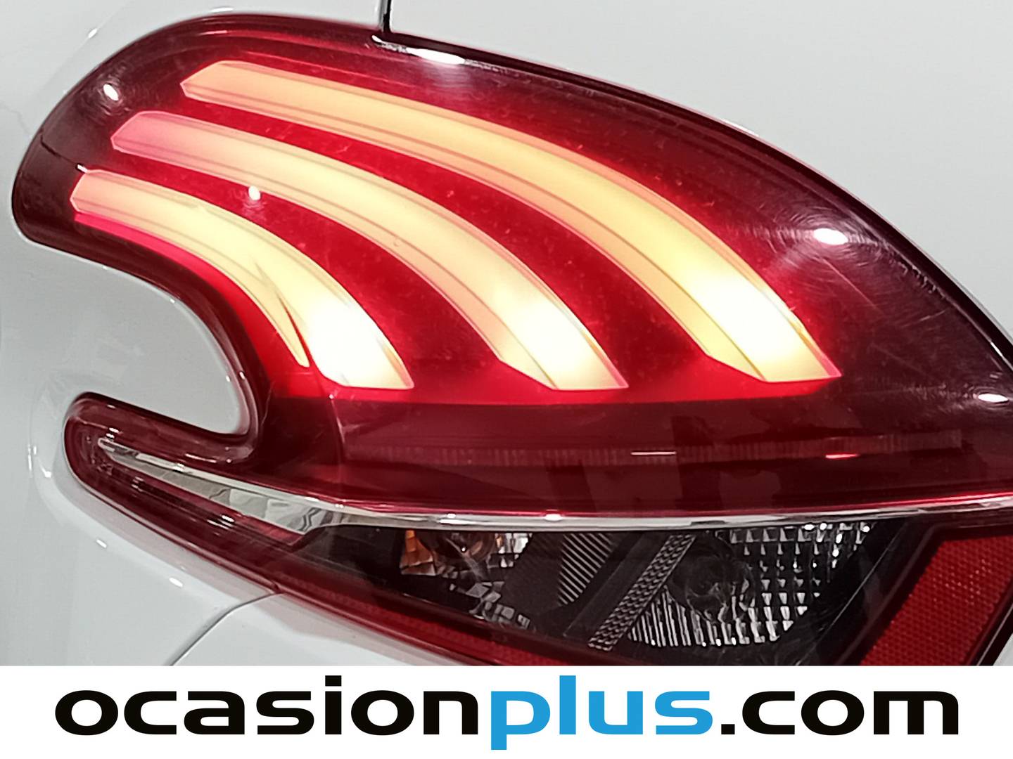 Extras y acabados del Peugeot 208 Peugeot 208 1.6 BlueHDI Active (75 CV)