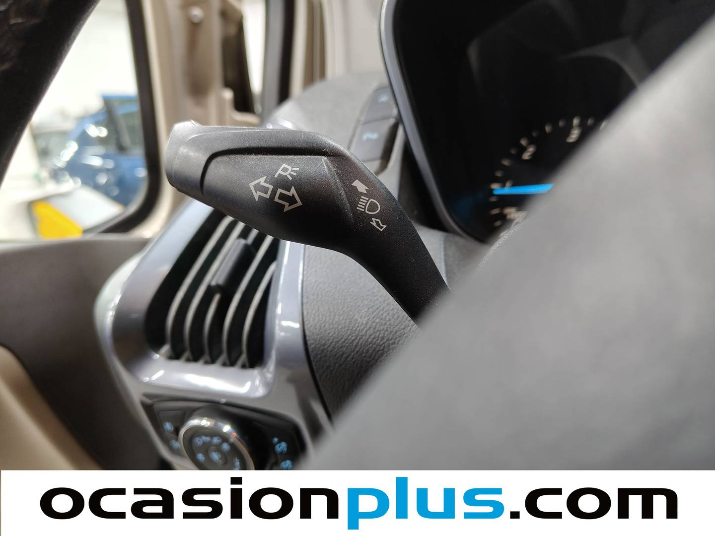 Ford Tourneo Custom Ford Tourneo Custom 2.0 TDCI L1 Titanium (170 CV) 8 Plazas de segunda mano